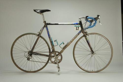 colnago c40, modelo que foi produzido de 1994 a 2003. talvez a bicicleta que mais tenha vencido a paris-roubaix.